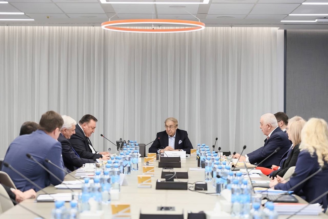 В Москве состоялось совместное заседание Совета и Попечительского совета благотворительного фонда «Возрождение», на котором были представлены итоги работы…