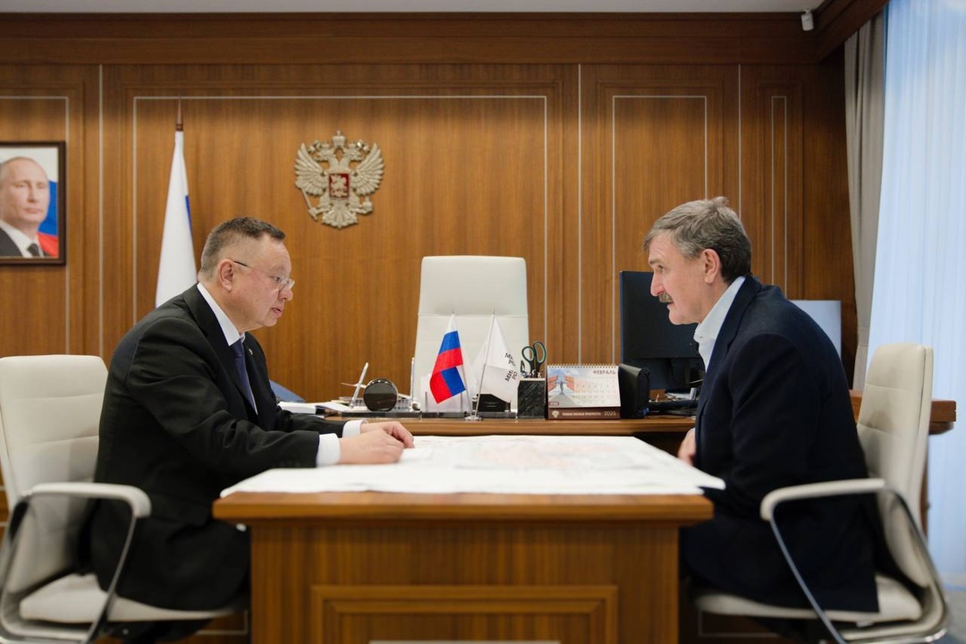 Министр строительства и ЖКХ РФ Ирек Файзуллин и генеральный директор ООО "Газпром инвест" Вячеслав Тюрин обсудили вопросы инфраструктурного развития и…