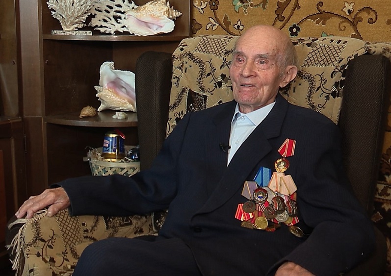 Владимиру Колоску – 100 лет. Он работал на ММК и участвовал в строительстве памятника "Тыл - фронту!