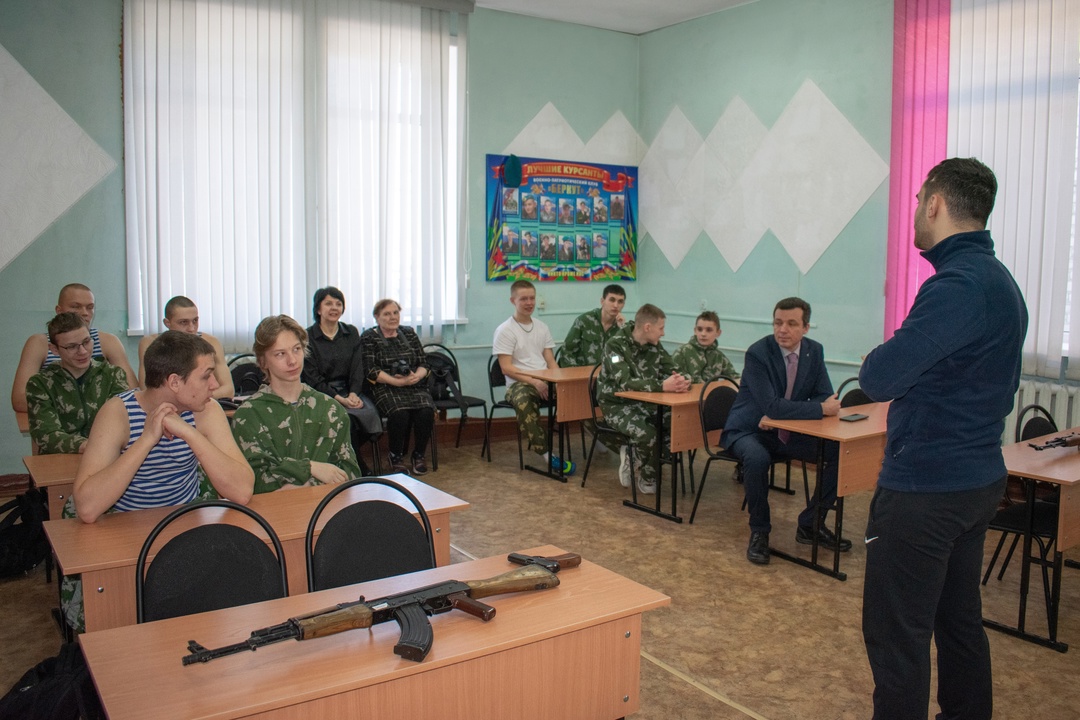 Амурские газовики оказали поддержку детскому военно-патриотическому клубу «Беркут», который работает в Доме детского творчества города Свободного