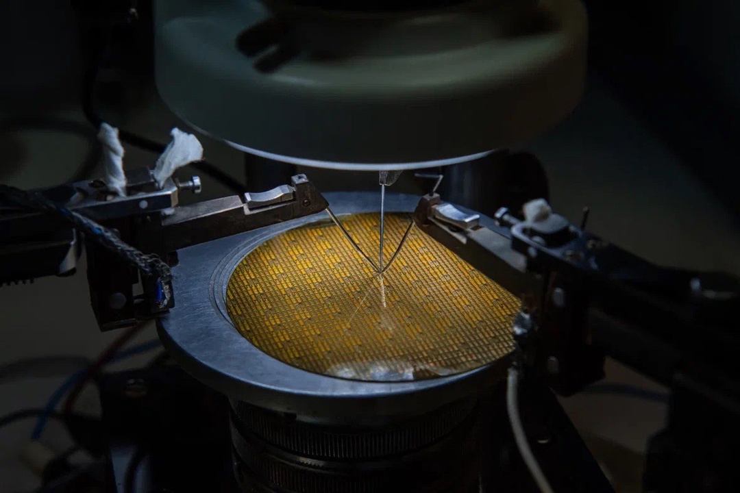 Валерий Фальков осмотрел научно-образовательную инфраструктуру НИУ МИЭТ, где готовят кадры для предприятий полного цикла создания микроэлектроники