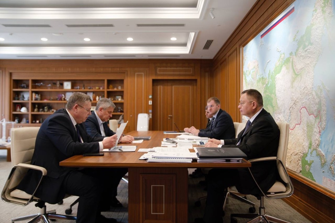 Глава Минстроя России Ирек Файзуллин провел совещание по вопросам реализации мероприятий национального проекта "Инфраструктура для жизни" в Астраханской области