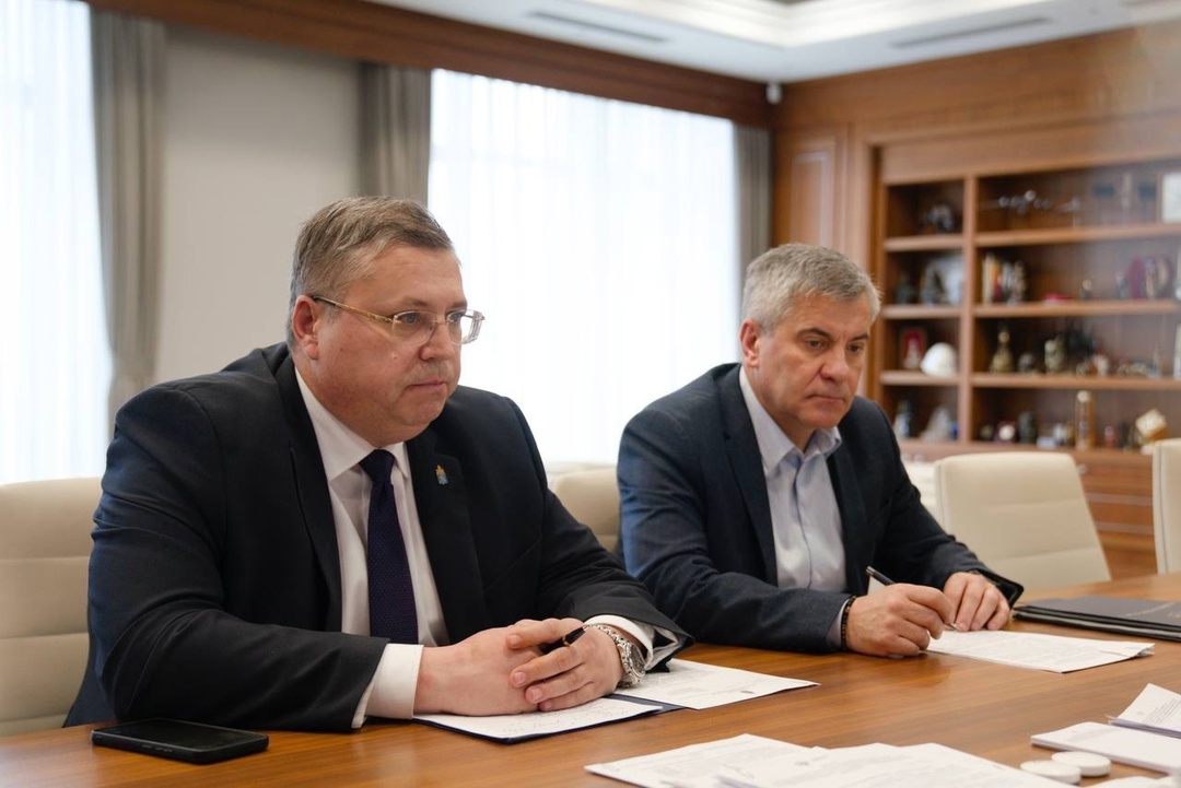 Глава Минстроя России Ирек Файзуллин провел совещание по вопросам реализации мероприятий национального проекта "Инфраструктура для жизни" в Астраханской области