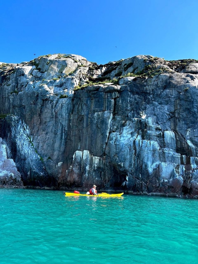 В этом году главный гидрогеолог АЛРОСА Альберт Ильков, опытный альпинист, который поднимался и на Казбек, и на Эльбрус, совершил сразу два похода – он…