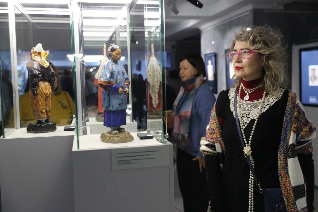 Дары Эрмитажа в Волгограде При поддержке Благотворительного фонда «ЛУКОЙЛ» реализован выставочно-просветительский проект в Волгоградском музее изобразительных…