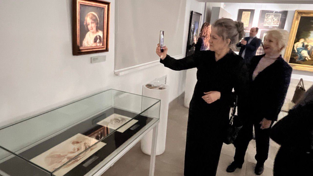 Дары Эрмитажа в Волгограде При поддержке Благотворительного фонда «ЛУКОЙЛ» реализован выставочно-просветительский проект в Волгоградском музее изобразительных…