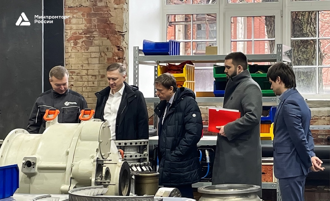 ️ Замглавы Минпромторга России Альберту Каримову продемонстрировали работу Инжинирингового центра «Кронштадт»