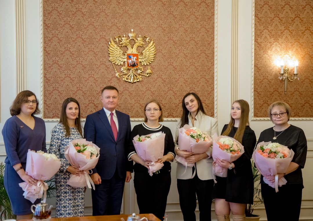 В преддверии 8 марта Роман Старовойт поздравил сотрудниц Минтранса России, чьи близкие сейчас находятся в зоне проведения специальной военной операции