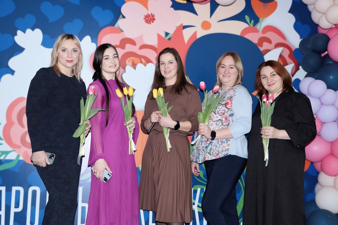 Приятные сюрпризы с самого утра Сегодня начинаем рабочий день с подарков и поздравлений