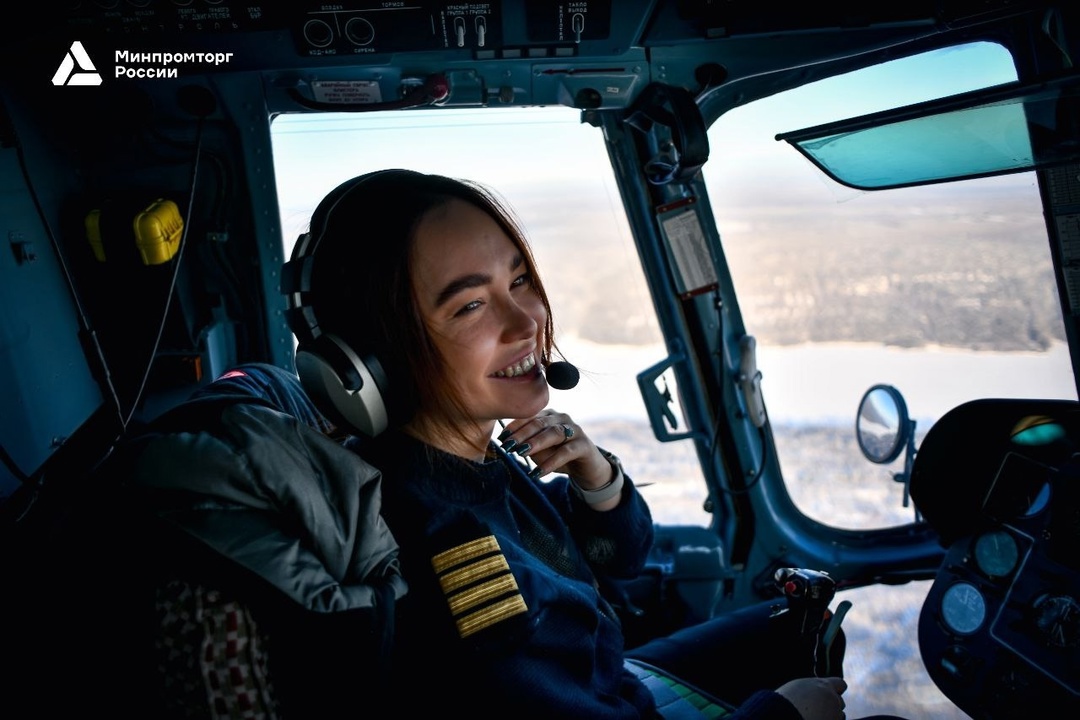 Милые женщины! С Международным женским днём 8 Марта!