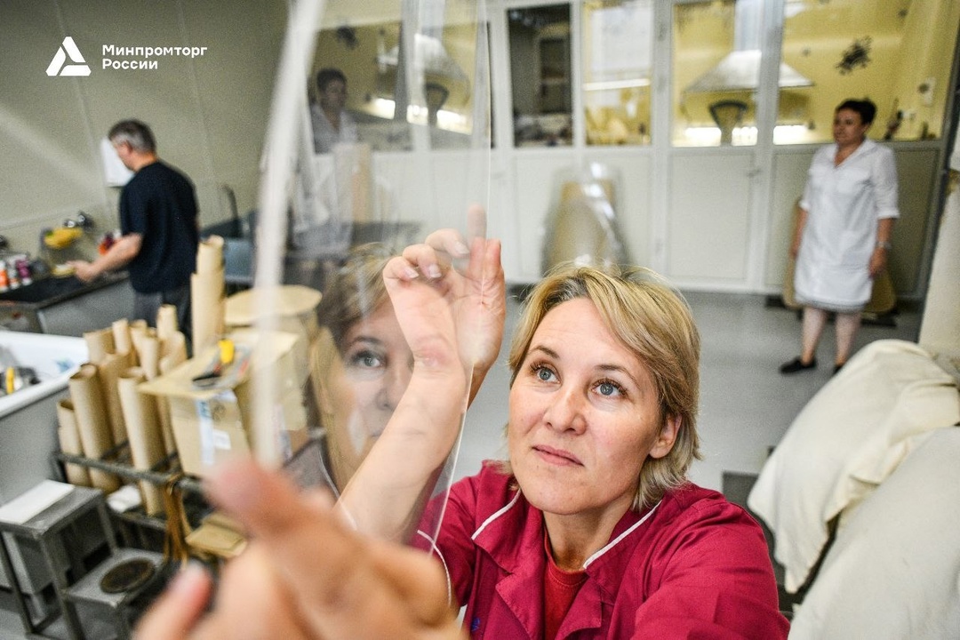 Милые женщины! С Международным женским днём 8 Марта!