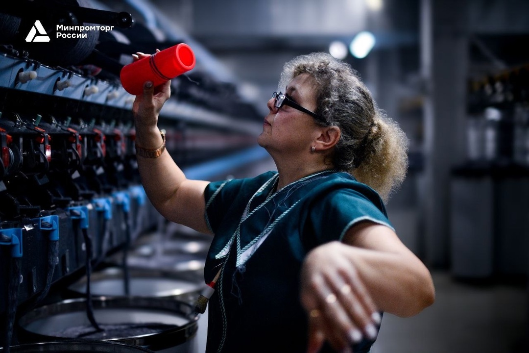 Милые женщины! С Международным женским днём 8 Марта!