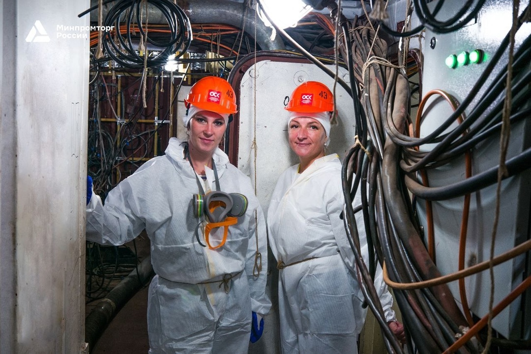 Милые женщины! С Международным женским днём 8 Марта!