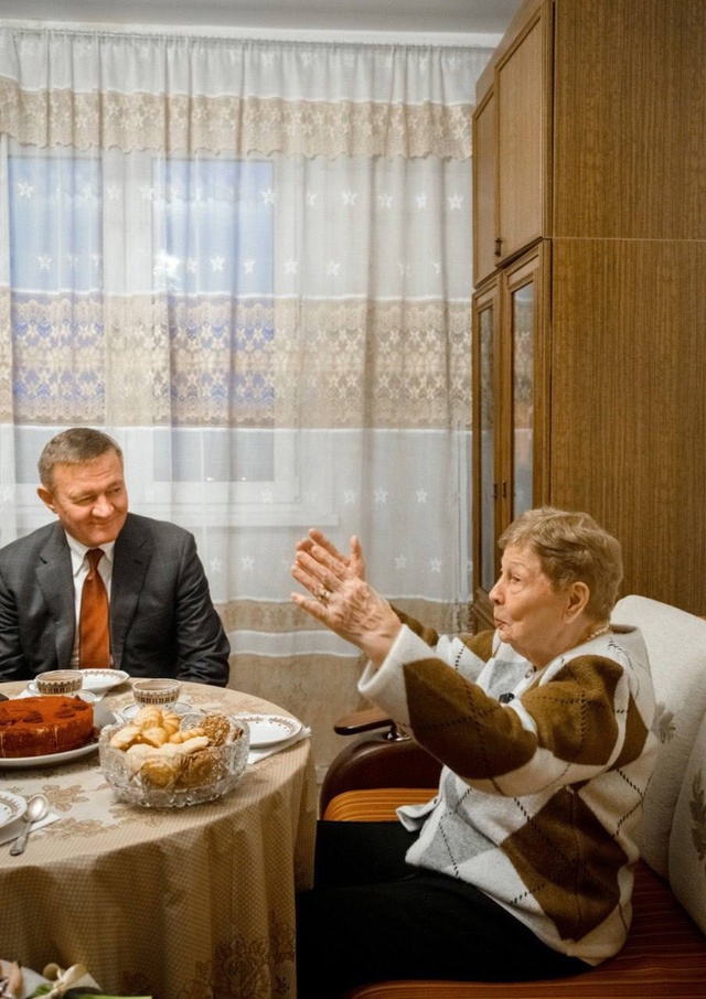 Роман Старовойт поздравил ветеранов-транспортниц с Международным женским днём