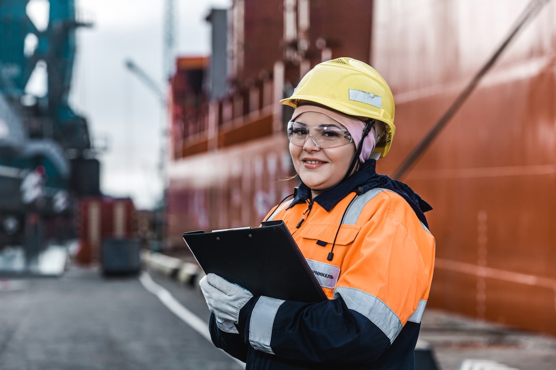 Поздравляем с 8 Марта В горной отрасли работают только мужчины? Готовы опровергнуть.