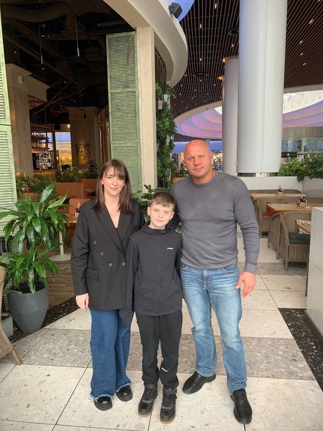 «Ёлка желаний» - мечты сбываются Министр энергетики Сергей Цивилев исполнил заветные желания детей из разных уголков нашей страны, приславших свои письма на…