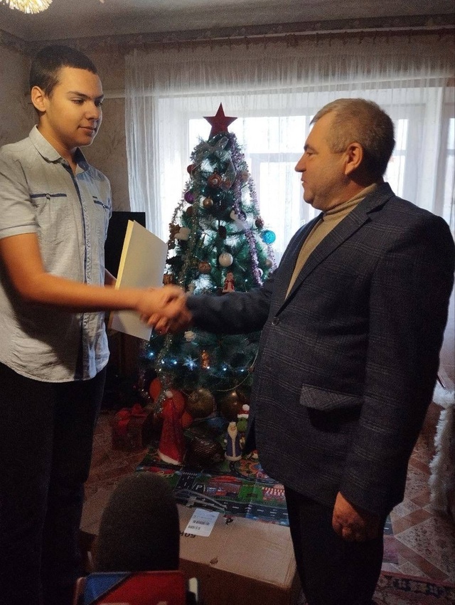 «Ёлка желаний» - мечты сбываются Министр энергетики Сергей Цивилев исполнил заветные желания детей из разных уголков нашей страны, приславших свои письма на…