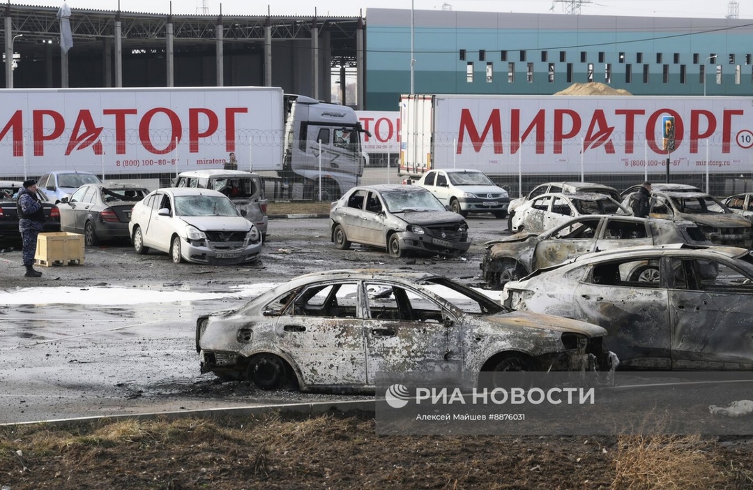 В результате ранений, полученных от падения обломков БПЛА на территорию ДЦ «Домодедово» погиб второй сотрудник "Мираторга". Компания выражает искренние…