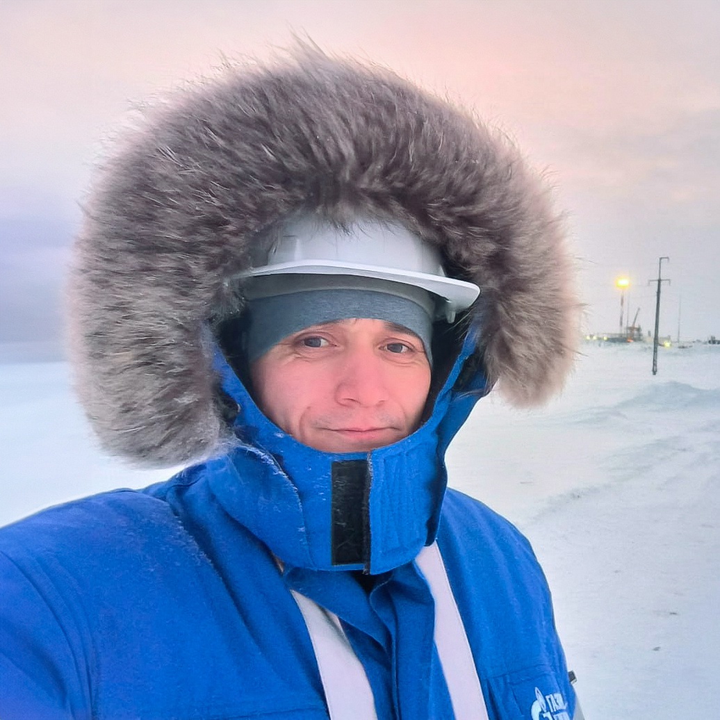 Рамиль Саитов работает инженером-программистом в нашем офисе в Тюмени и часто ездит в командировки на Крайний Север.