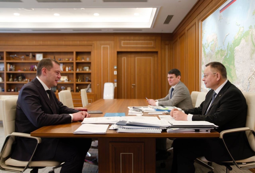 Министр строительства и ЖКХ РФ Ирек Файзуллин провел рабочее совещание по вопросам строительной отрасли Ханты-Мансийского автономного округа – Югра