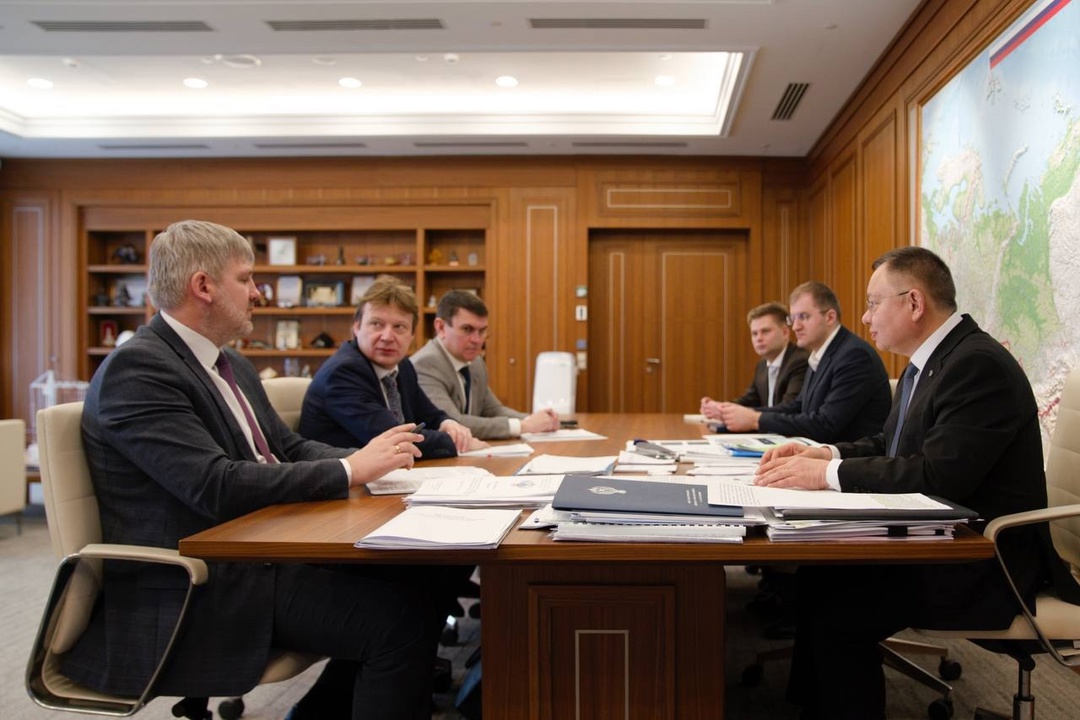 Глава Минстроя России Ирек Файзуллин провел совещание по вопросу развития отраслевых образовательных программ