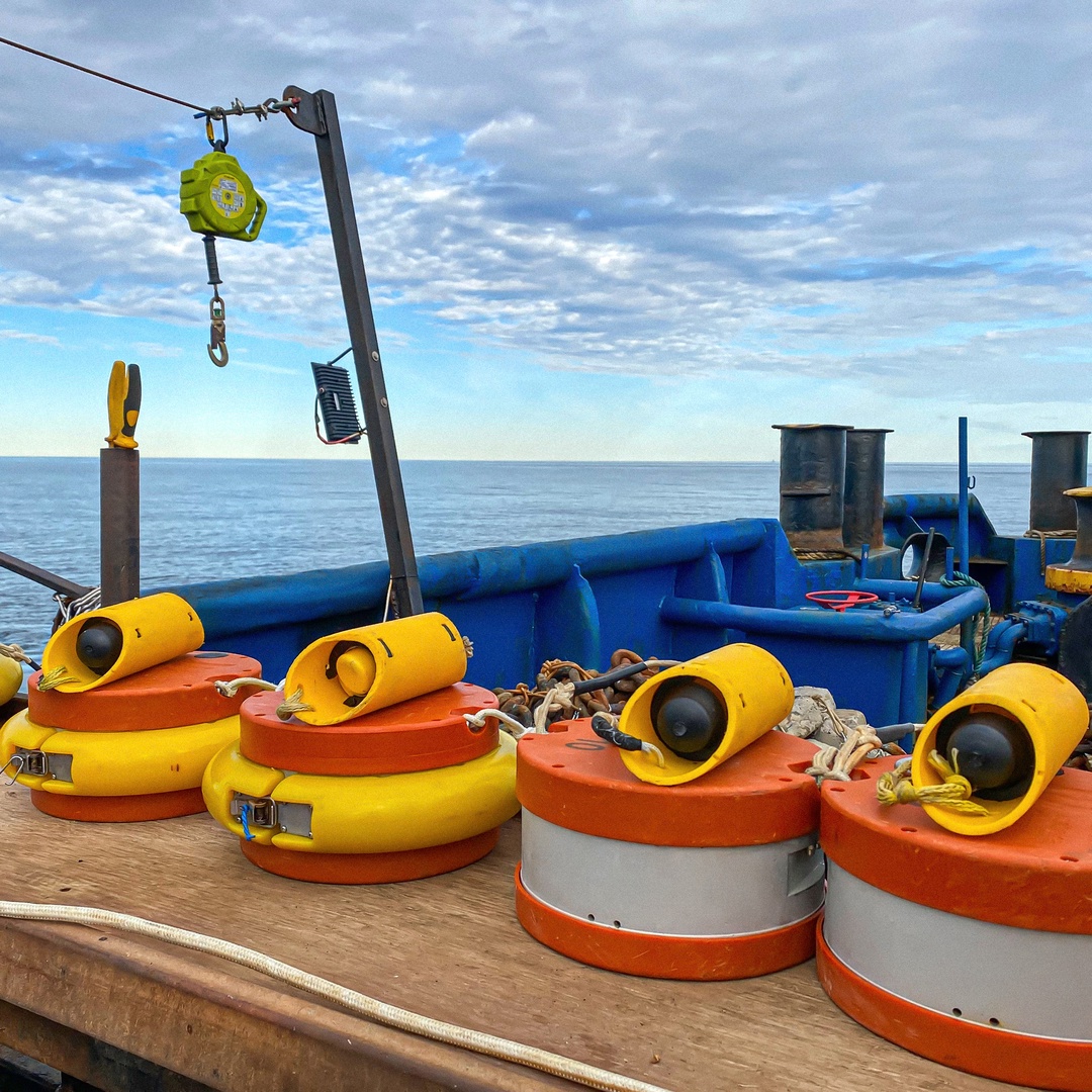 «Газпром» использует новые технологии в геологоразведке. На Сахалине специалисты выполняют 4D-сейсмические исследования с помощью донных станций «Краб»