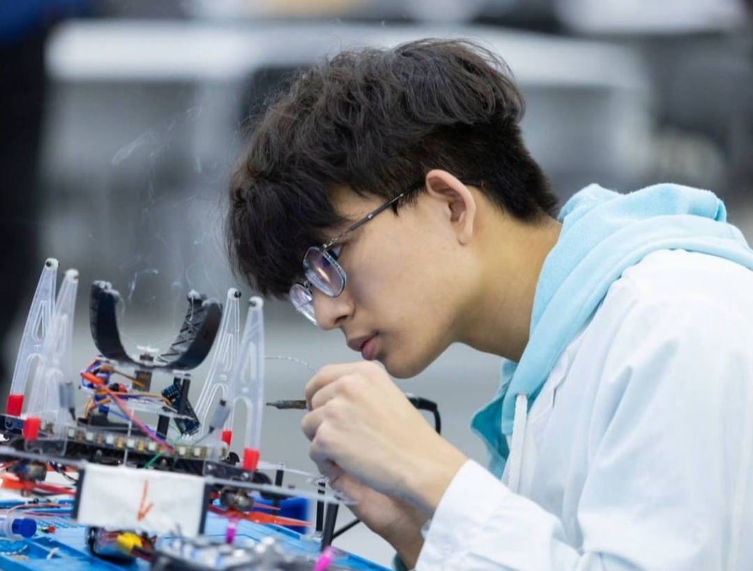 Дмитрий Чернышенко и Сергей Кравцов представили промежуточные итоги чемпионата высоких технологий и «Профессионалов»