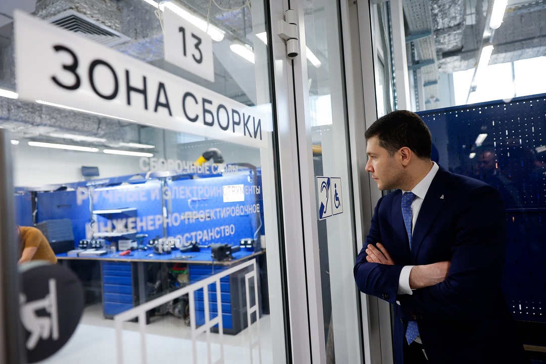 Антон Алиханов и Валерий Фальков приняли участие в совещании по развитию промышленной робототехники