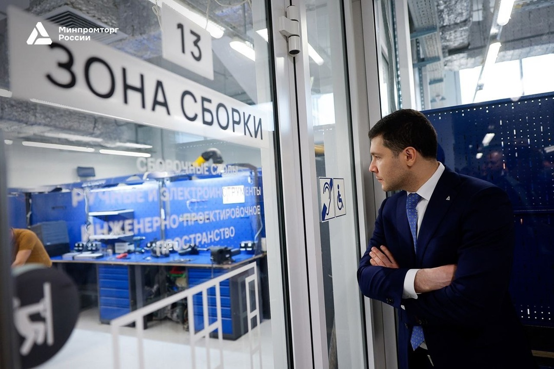 Антон Алиханов принял участие в совещании по развитию промробототехники