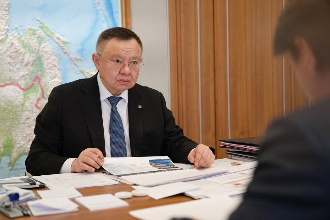 Министр строительства и ЖКХ РФ Ирек Файзуллин провёл совещание по реализации проектов в строительной отрасли и сфере ЖКХ в Ленинградской области