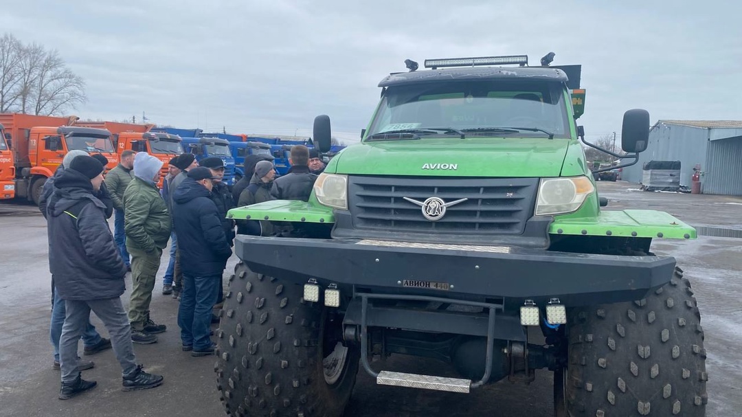 Подготовка к сезону: обучение по эксплуатации системы разбрасывания удобрений для сотрудников «Агро-Белогорья»