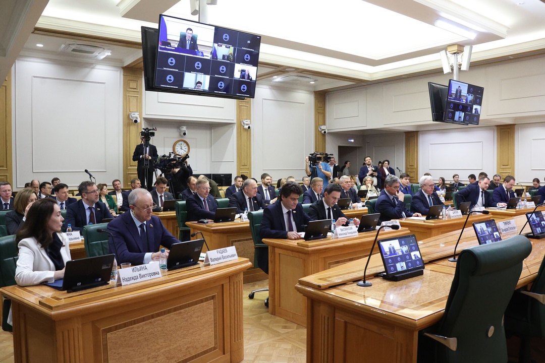 Владимир Якушев: У субъектов РФ должно быть несколько способов управления многоквартирными домами с учетом региональных особенностей