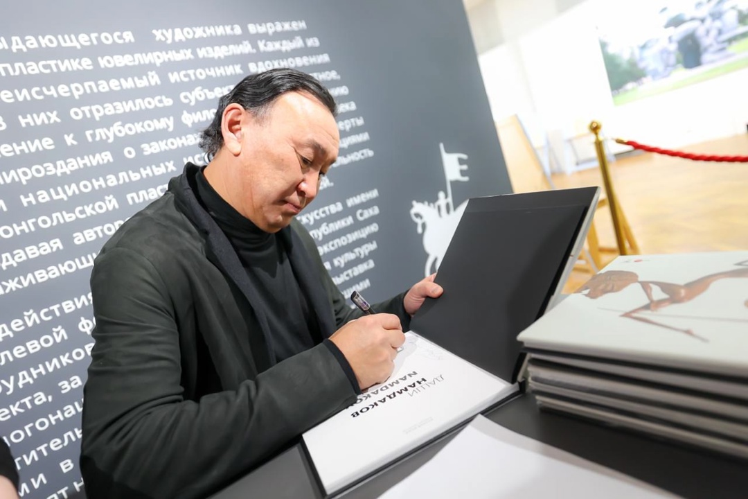 При поддержке АЛРОСА и Целевого фонда будущих поколений в Национальном художественном музее РС(Я) в Якутске с 7 февраля по 14 сентября проходит выставка…