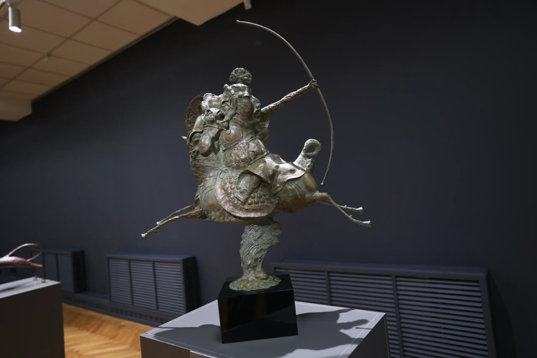 При поддержке АЛРОСА и Целевого фонда будущих поколений в Национальном художественном музее РС(Я) в Якутске с 7 февраля по 14 сентября проходит выставка…