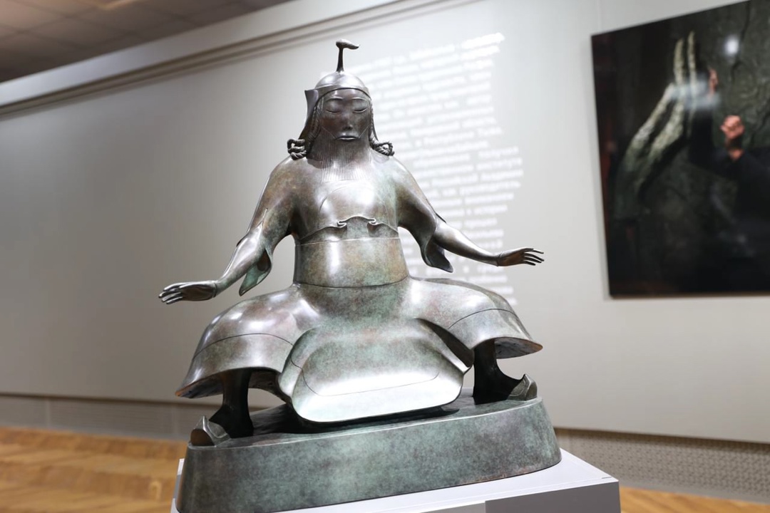 При поддержке АЛРОСА и Целевого фонда будущих поколений в Национальном художественном музее РС(Я) в Якутске с 7 февраля по 14 сентября проходит выставка…