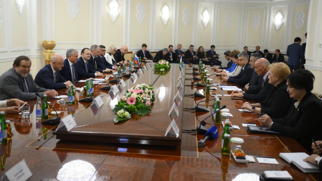 Состоялась встреча Председателя ГД со Спикером Законодательной палаты Олий Мажлиса Республики Узбекистан Нуриддином Исмоиловым.