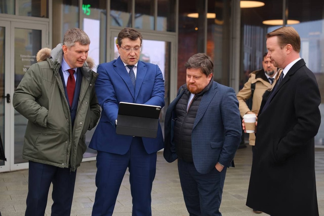 Видим не только производственный, но и мемный потенциал в кадрах из рабочей командировки в Нижний Новгород