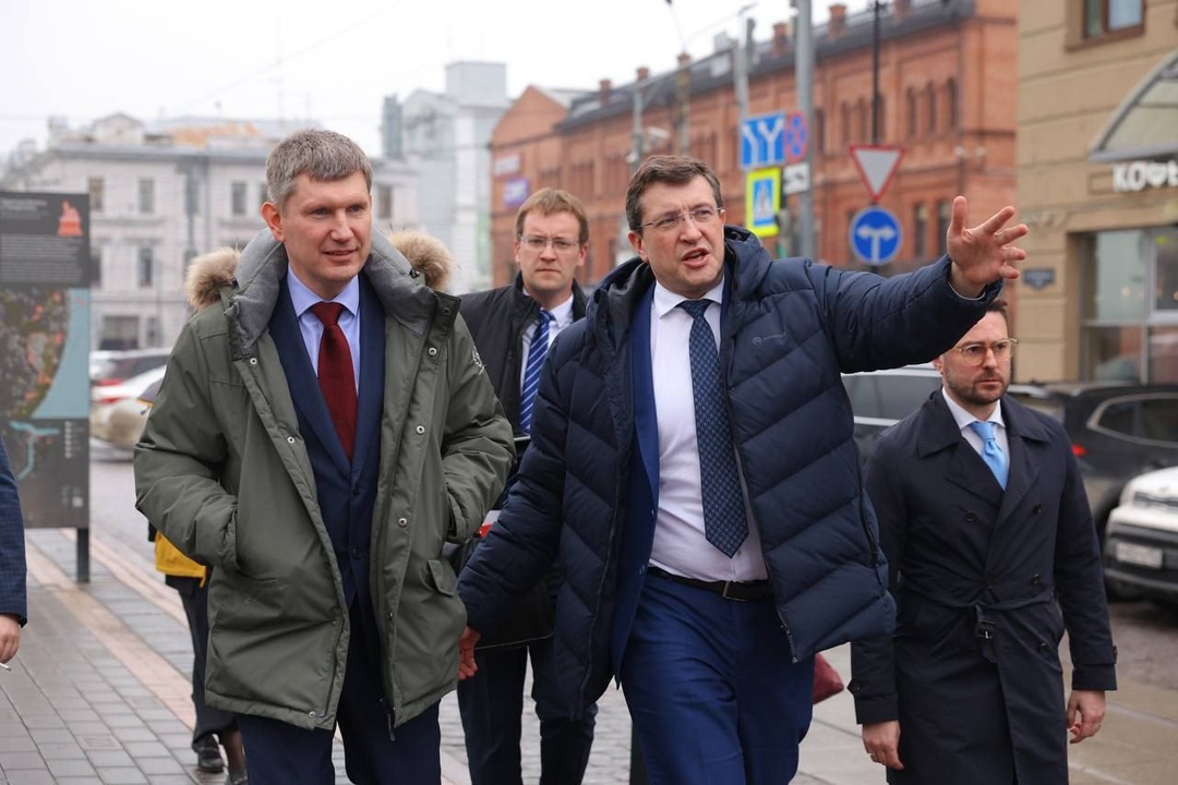 Видим не только производственный, но и мемный потенциал в кадрах из рабочей командировки в Нижний Новгород