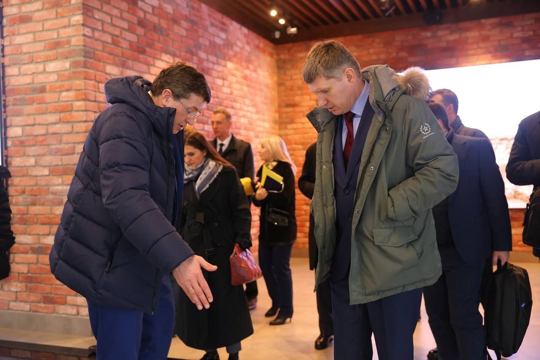 Видим не только производственный, но и мемный потенциал в кадрах из рабочей командировки в Нижний Новгород