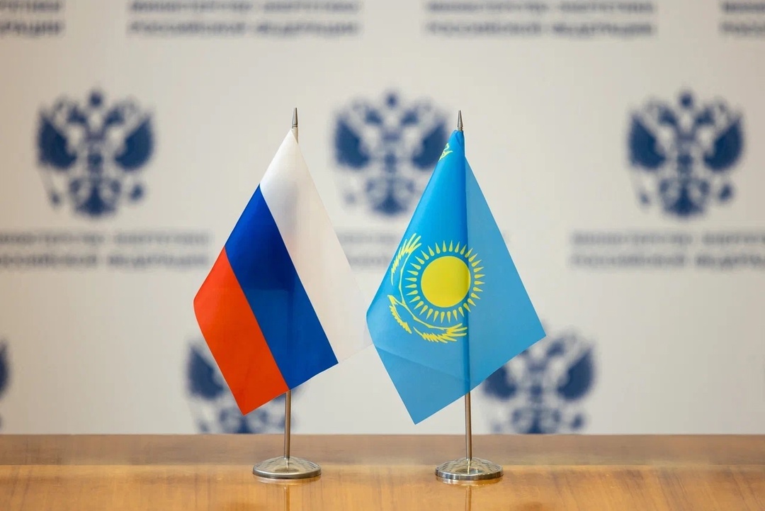 Сергей Цивилев провёл рабочую встречу с Министром транспорта Республики Казахстан Маратом Карабаевым