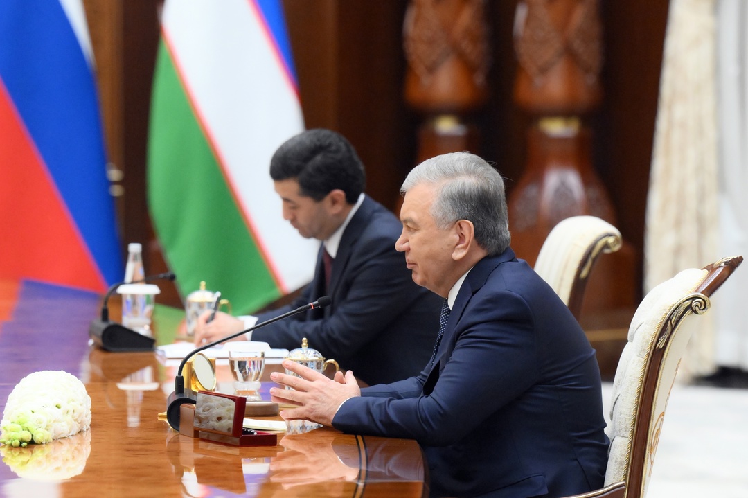 Председатель ГД Вячеслав Володин в ходе официального визита в Республику Узбекистан встретился с Президентом Республики Шавкатом Мирзиёевым.