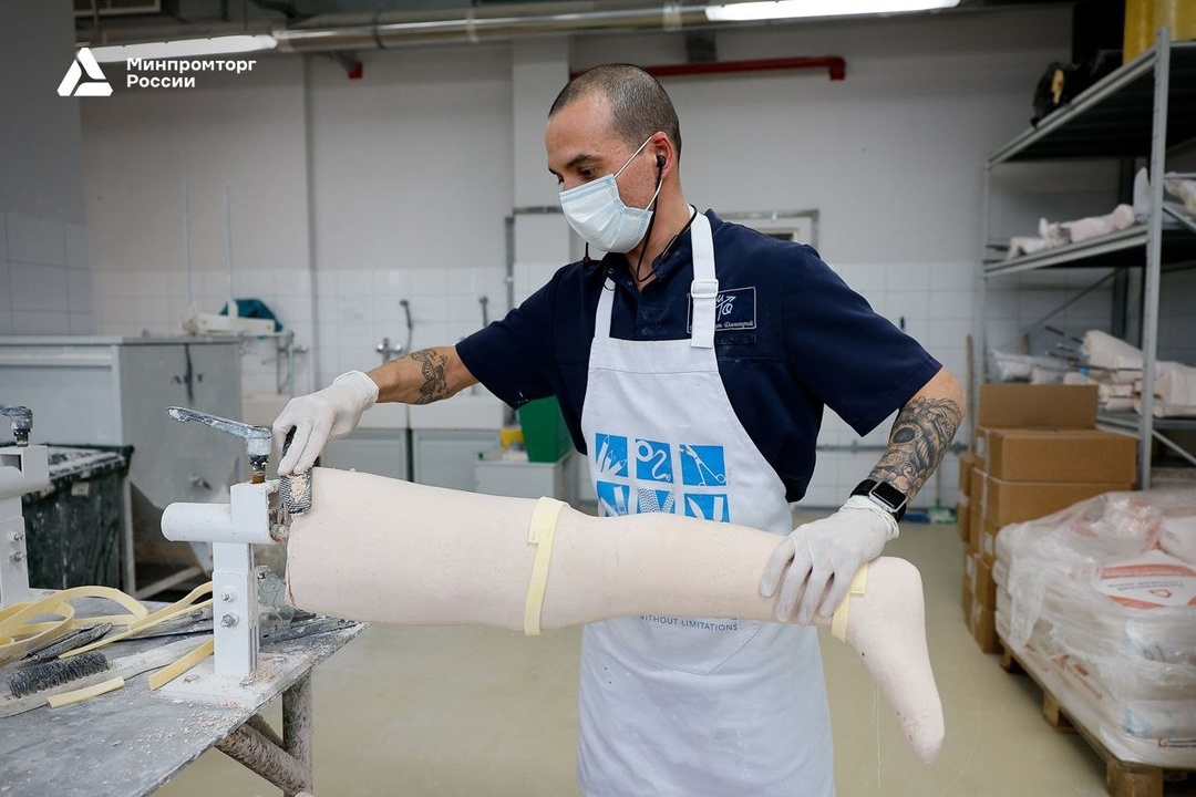 ️ Антон Алиханов посетил фарммедпредприятия Москвы и Подмосковья