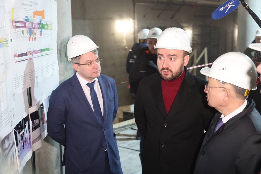 Глава Минстроя России Ирек Файзуллин в рамках рабочей поездки совместно с Губернатором Самаркой области Вячеславом Федорищевым ознакомился с проектом…