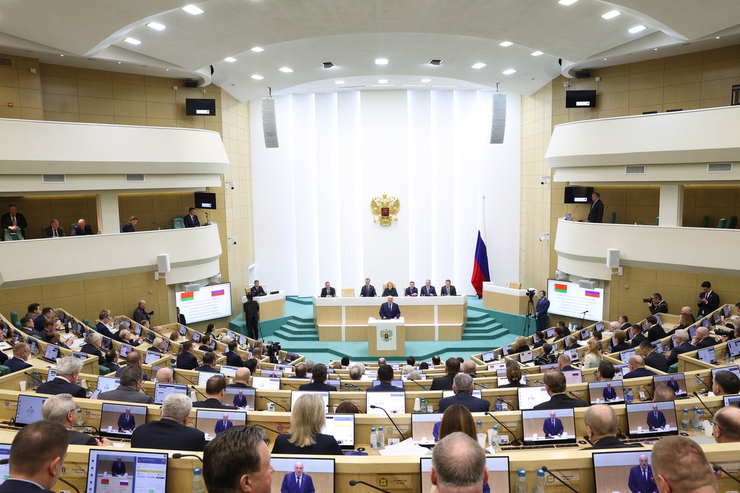 Президент Республики Беларусь Александр Лукашенко выступил на 586-м заседании Совета Федерации