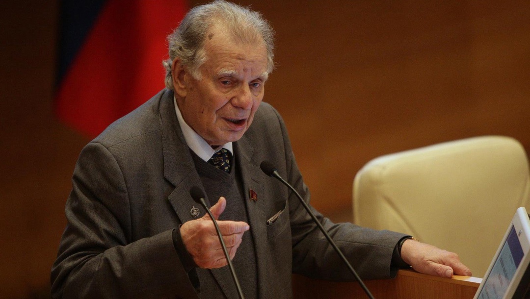 Сегодня лауреату Нобелевской премии, академику, депутату ГД Жоресу Ивановичу Алферову исполнилось бы 95 лет.