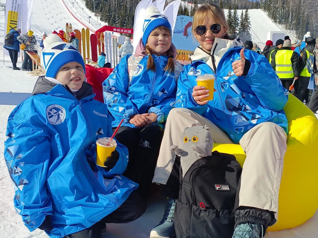 Распадская – чемпион! Золотой кубок XII турнира по горным лыжам и сноуборду имени Андрея Севенюка вновь завоевала наша команда.