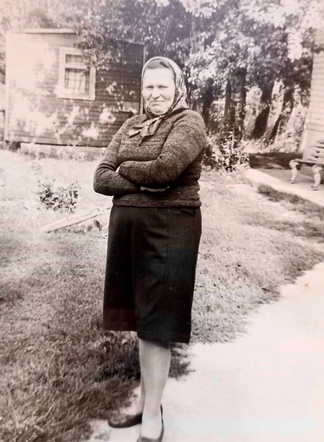 С благодарностью за подвиг! Коллектив ЛУКОЙЛа в Волгоградской области поздравил бывшую коллегу Надежду Александровну Кузнецову с -летием.