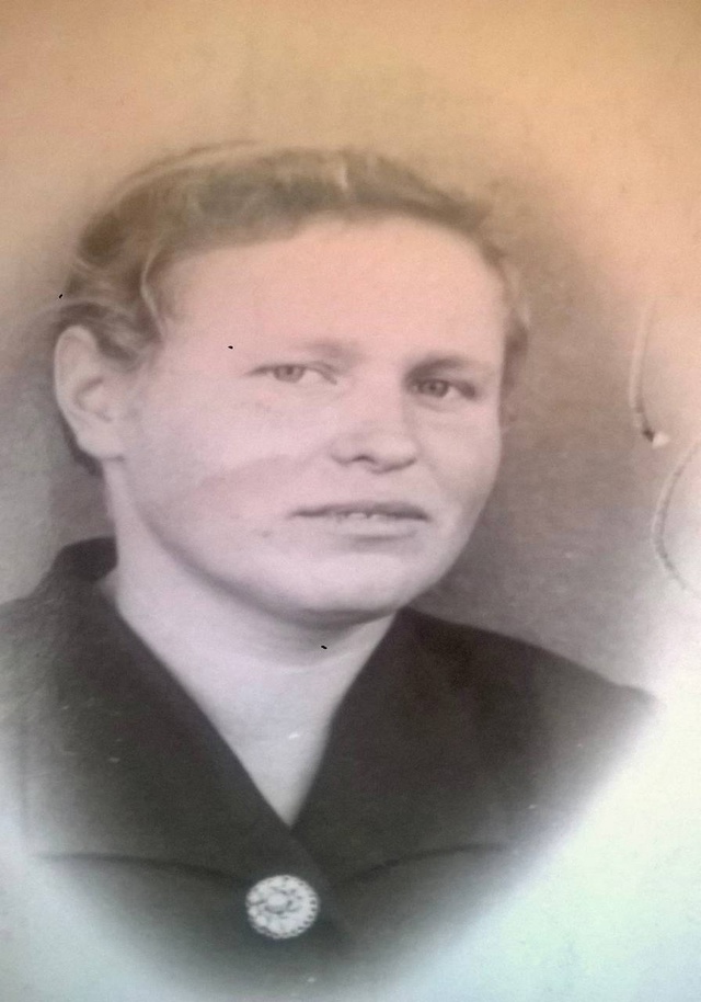 С благодарностью за подвиг! Коллектив ЛУКОЙЛа в Волгоградской области поздравил бывшую коллегу Надежду Александровну Кузнецову с -летием.