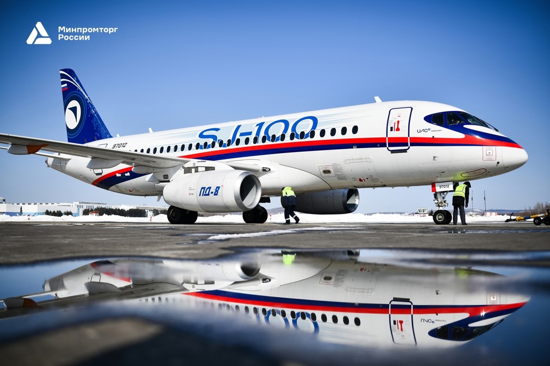 Самый ожидаемый полёт года «Суперджет» с двигателями ПД-8 успешно завершил первый испытательный полёт.