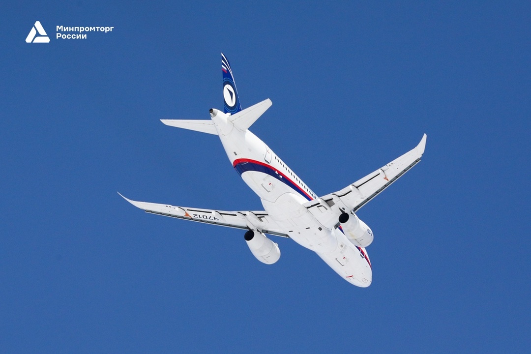 Самый ожидаемый полёт года «Суперджет» с двигателями ПД-8 успешно завершил первый испытательный полёт.